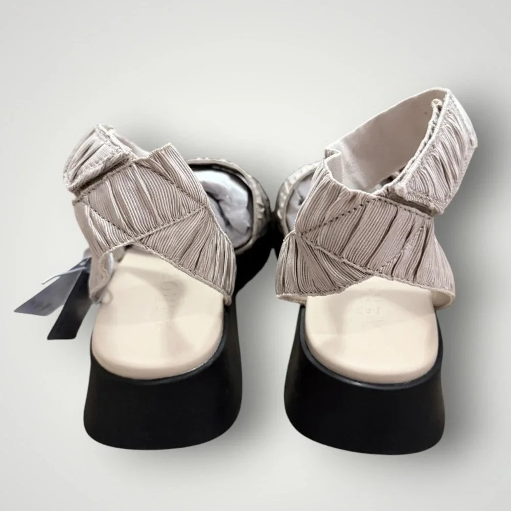 Aerosoles Platform Fiona Sandals Women 11 Beige Chunk Comfort Travel Scandi